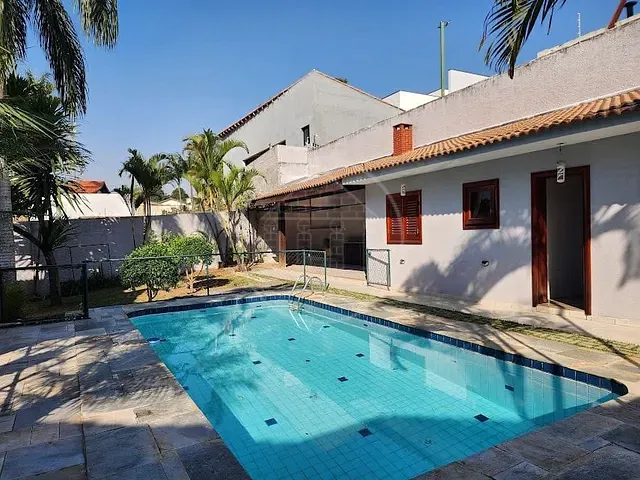 Sobrado com 700m² 4 quartos e 6 banheiros, à venda, no bairro Interlagos em São Paulo