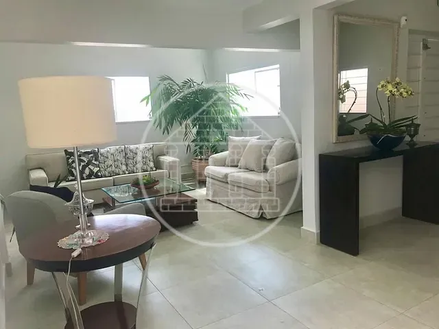 Sobrado com 300m², à venda ou para alugar, no bairro Vila Congonhas em São Paulo