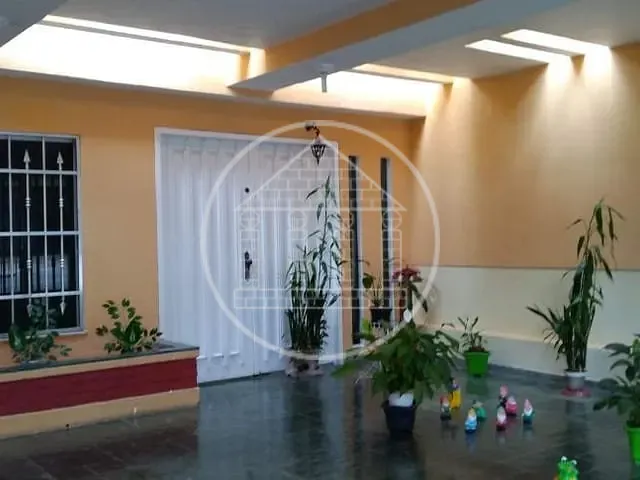 Sobrado com 182m² 3 quartos e 2 banheiros, à venda, no bairro Jardim Santa Helena em São Paulo