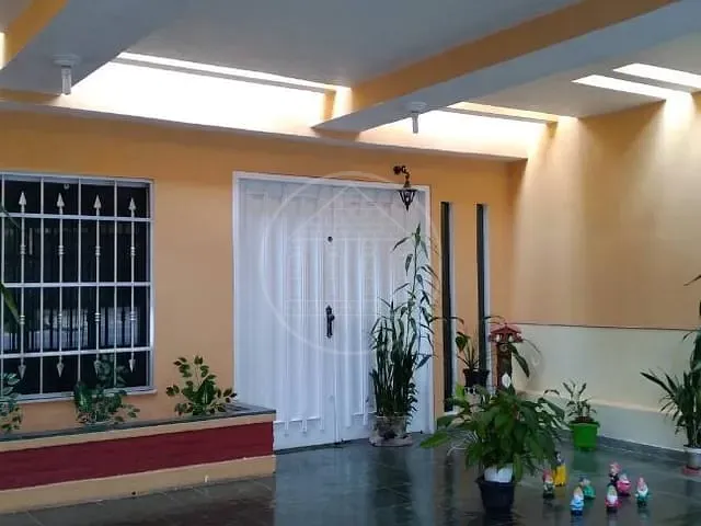 Sobrado com 182m² 3 quartos e 2 banheiros, à venda, no bairro Jardim Santa Helena em São Paulo