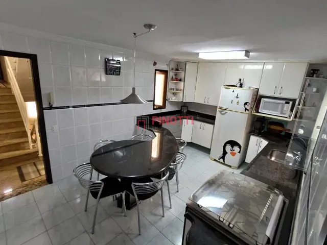 Sobrado 3 quartos e 3 banheiros, à venda, no bairro Vila Valparaíso em Santo André