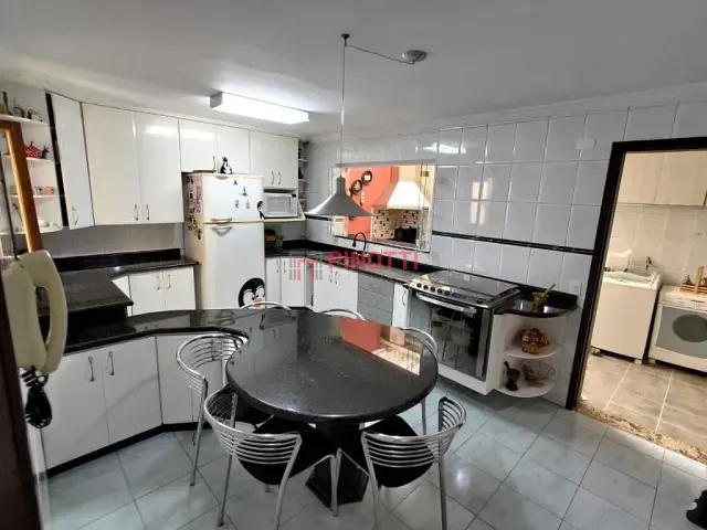 Sobrado 3 quartos e 3 banheiros, à venda, no bairro Vila Valparaíso em Santo André
