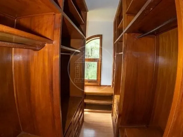 Sobrado com 422m² 4 quartos e 6 banheiros, à venda, no bairro Alphaville 11 em Santana de Parnaíba