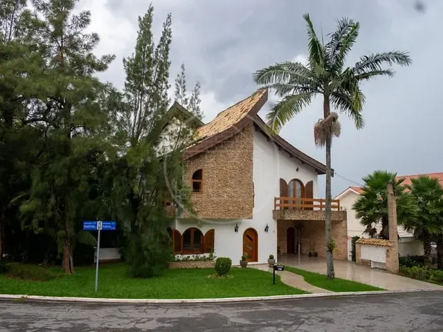 Sobrado com 422m² 4 quartos e 6 banheiros, à venda, no bairro Alphaville 11 em Santana de Parnaíba