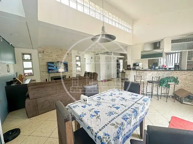 Sobrado com 734m² 2 quartos e 2 banheiros, à venda, no bairro Balneário Mar Paulista em São Paulo