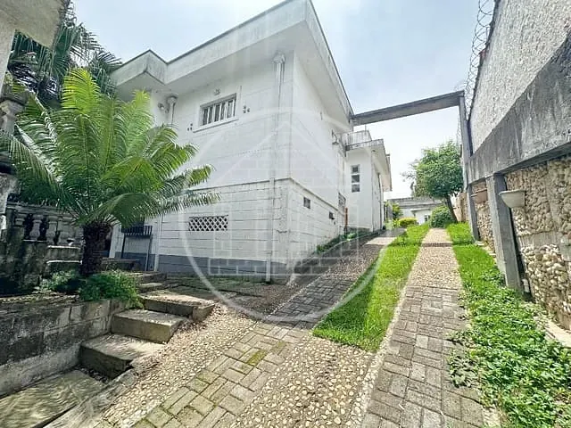 Sobrado com 734m² 2 quartos e 2 banheiros, à venda, no bairro Balneário Mar Paulista em São Paulo