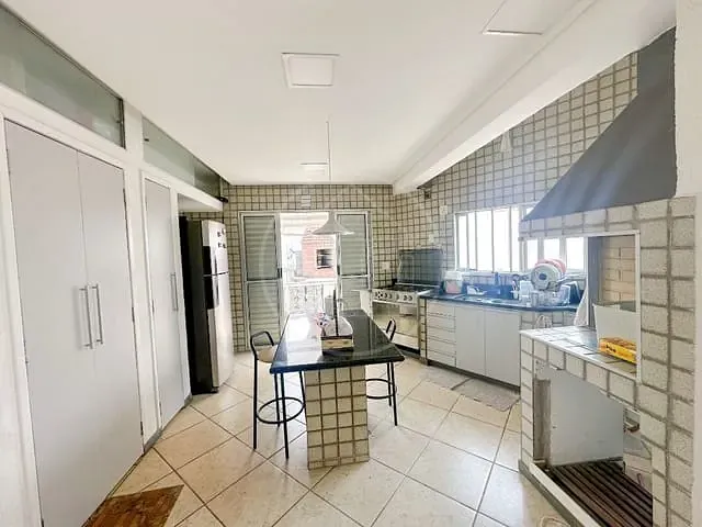 Sobrado com 734m² 2 quartos e 2 banheiros, à venda, no bairro Balneário Mar Paulista em São Paulo