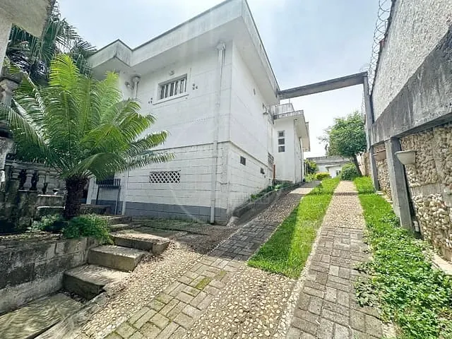 Sobrado com 734m² 2 quartos e 2 banheiros, à venda, no bairro Balneário Mar Paulista em São Paulo