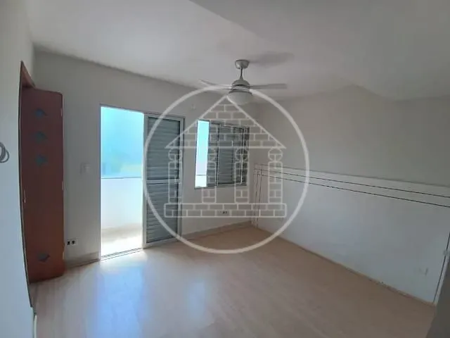 Sobrado com 174m² 4 quartos e 6 banheiros, à venda ou para alugar, no bairro Jardim Anhangüera em São Paulo