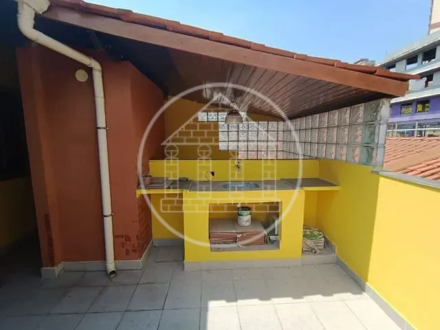 Sobrado com 174m² 4 quartos e 6 banheiros, à venda ou para alugar, no bairro Jardim Anhangüera em São Paulo