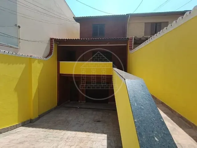 Sobrado com 174m² 4 quartos e 6 banheiros, à venda ou para alugar, no bairro Jardim Anhangüera em São Paulo