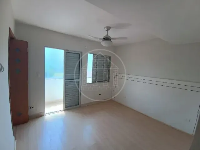 Sobrado com 174m² 4 quartos e 6 banheiros, à venda ou para alugar, no bairro Jardim Anhangüera em São Paulo