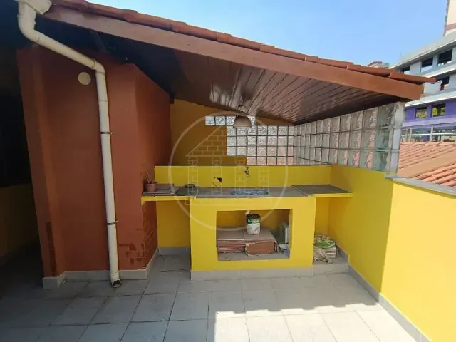 Sobrado com 174m² 4 quartos e 6 banheiros, à venda ou para alugar, no bairro Jardim Anhangüera em São Paulo