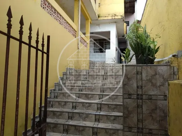 Sobrado com 175m² 6 quartos e 4 banheiros, à venda, no bairro Recanto Marisa em São Paulo
