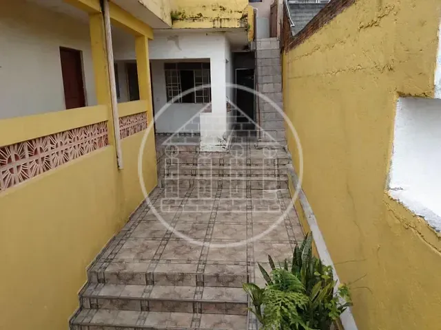 Sobrado com 175m² 6 quartos e 4 banheiros, à venda, no bairro Recanto Marisa em São Paulo