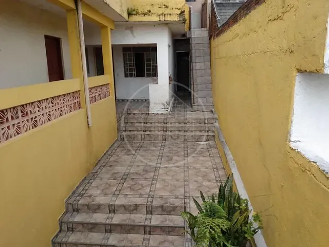 Sobrado com 175m² 6 quartos e 4 banheiros, à venda, no bairro Recanto Marisa em São Paulo