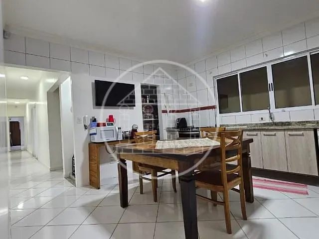 Sobrado com 224m² 3 quartos e 2 banheiros, à venda, no bairro Jardim Guanhembu em São Paulo