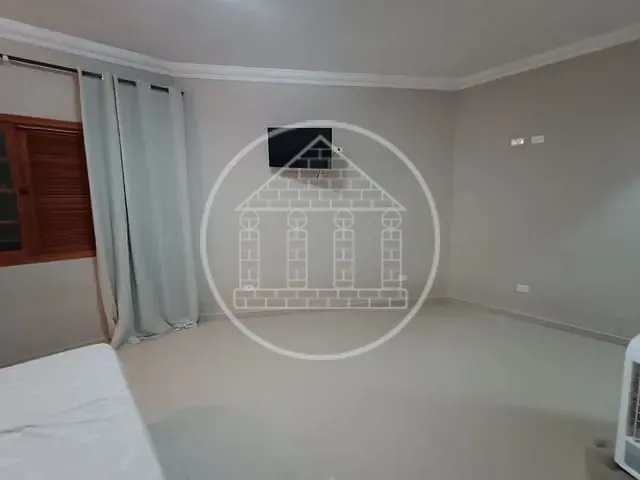 Sobrado com 504m² 4 quartos e 3 banheiros, à venda, no bairro Parque do Terceiro Lago em São Paulo