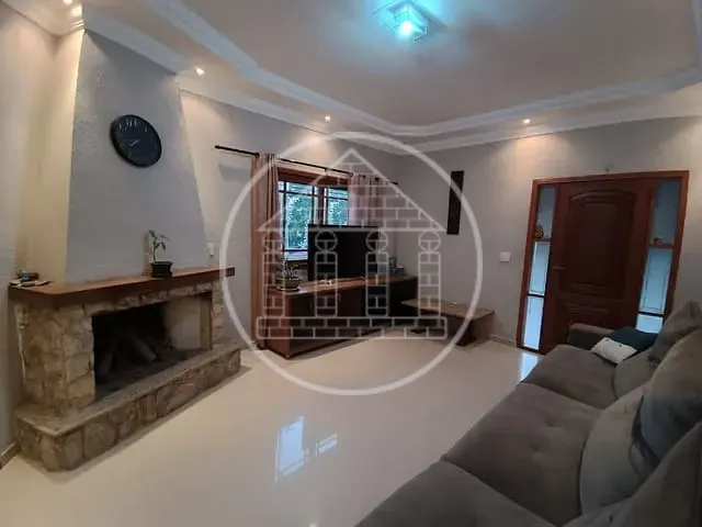 Sobrado com 504m² 4 quartos e 3 banheiros, à venda, no bairro Parque do Terceiro Lago em São Paulo