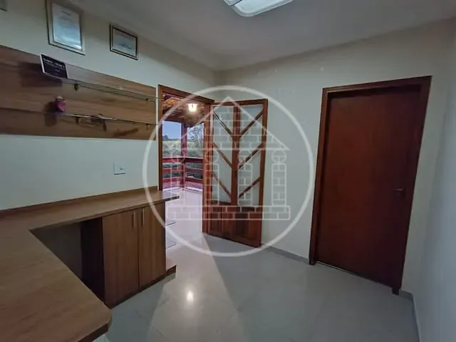 Sobrado com 504m² 4 quartos e 3 banheiros, à venda, no bairro Parque do Terceiro Lago em São Paulo