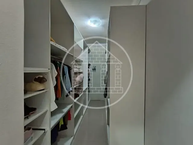 Sobrado com 504m² 4 quartos e 3 banheiros, à venda, no bairro Parque do Terceiro Lago em São Paulo