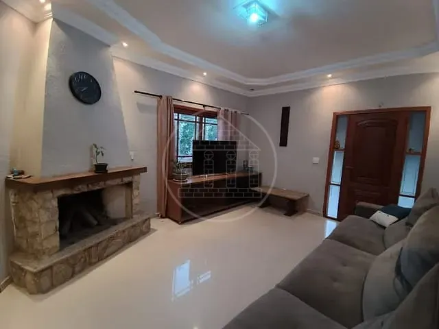Sobrado com 504m² 4 quartos e 3 banheiros, à venda, no bairro Parque do Terceiro Lago em São Paulo