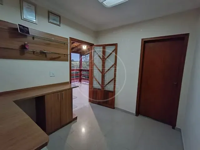 Sobrado com 504m² 4 quartos e 3 banheiros, à venda, no bairro Parque do Terceiro Lago em São Paulo