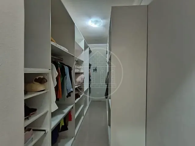 Sobrado com 504m² 4 quartos e 3 banheiros, à venda, no bairro Parque do Terceiro Lago em São Paulo