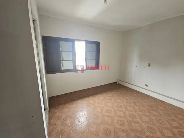 Sobrado 4 quartos e 2 banheiros, à venda ou para alugar, no bairro Dos Casa em São Bernardo do Campo