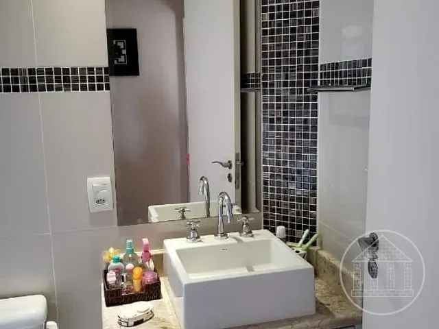 Sobrado com 800m² 3 quartos e 3 banheiros, à venda, no bairro Lagoa Grande em Embu-Guaçu