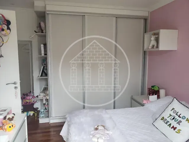 Sobrado com 800m² 3 quartos e 3 banheiros, à venda, no bairro Lagoa Grande em Embu-Guaçu
