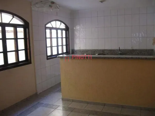 Sobrado 3 quartos e 2 banheiros, à venda, no bairro Vila Scarpelli em Santo André