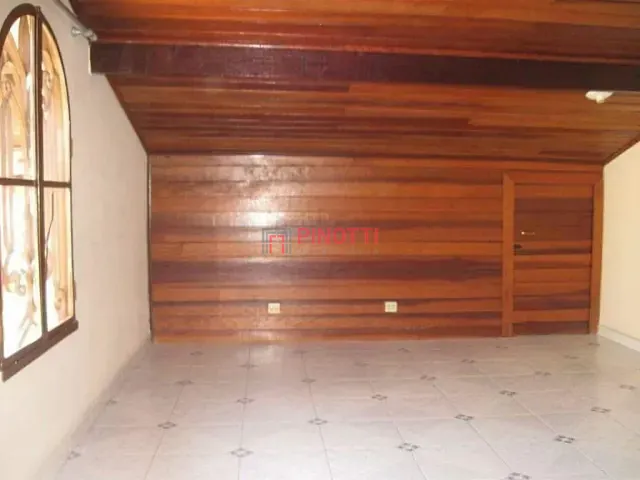 Sobrado 3 quartos e 2 banheiros, à venda, no bairro Vila Scarpelli em Santo André