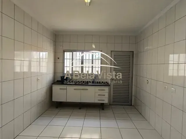 Sobrado com 125m² 3 quartos e 3 banheiros, para alugar, no bairro Bussocaba em Osasco