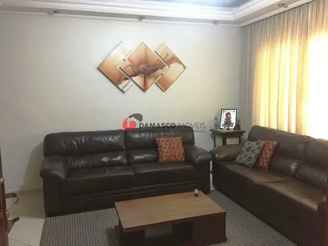 Sobrado com 201m² 4 quartos e 2 banheiros, à venda, no bairro Nova Gerti em São Caetano do Sul