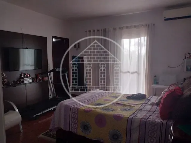 Sobrado com 250m² 4 quartos e 4 banheiros, à venda, no bairro Jardim Almeida Prado em São Paulo