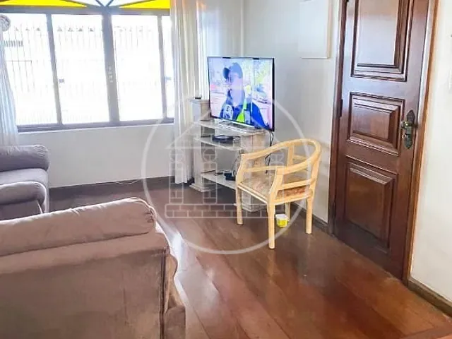 Sobrado com 135m² 3 quartos e 2 banheiros, à venda, no bairro Terceira Divisão de Interlagos em São Paulo