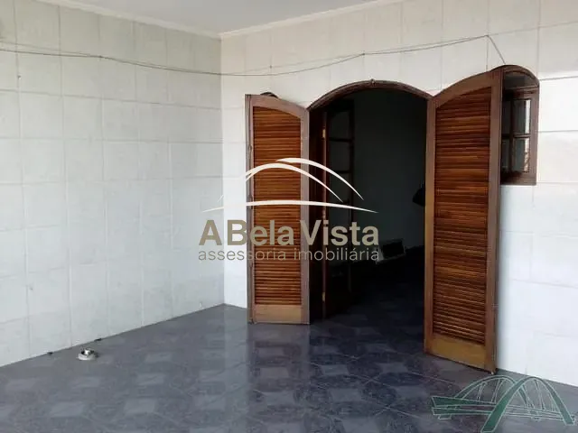 Sobrado com 250m² 3 quartos e 4 banheiros, à venda, no bairro AYROSA em Osasco