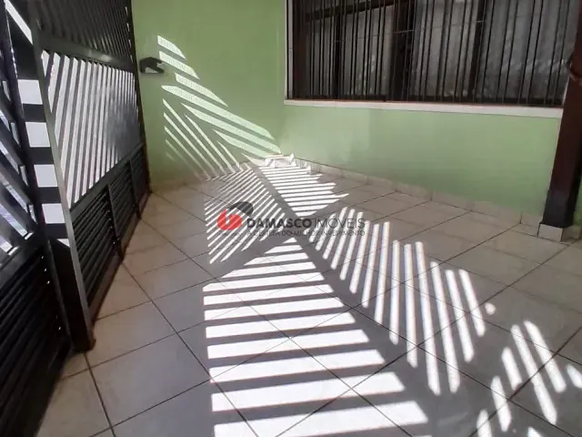 Sobrado com 120m² 3 quartos e 2 banheiros, para alugar, no bairro Santa Paula em São Caetano do Sul