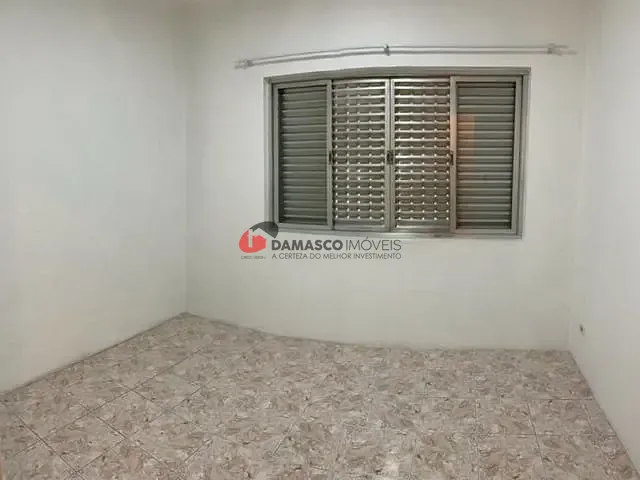 Sobrado com 256m² 3 quartos e 1 banheiro, à venda, no bairro Santa Paula em São Caetano do Sul