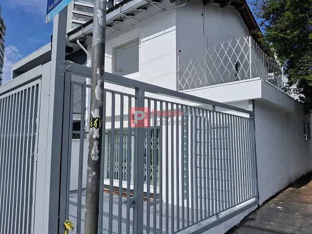 Sobrado com 98m², para alugar, no bairro Campo Belo em São Paulo