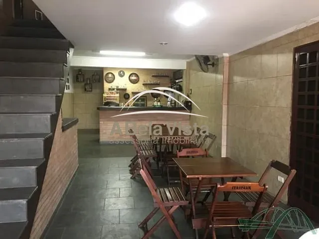 Sobrado com 180m² 3 quartos e 3 banheiros, à venda, no bairro AYROSA em Osasco