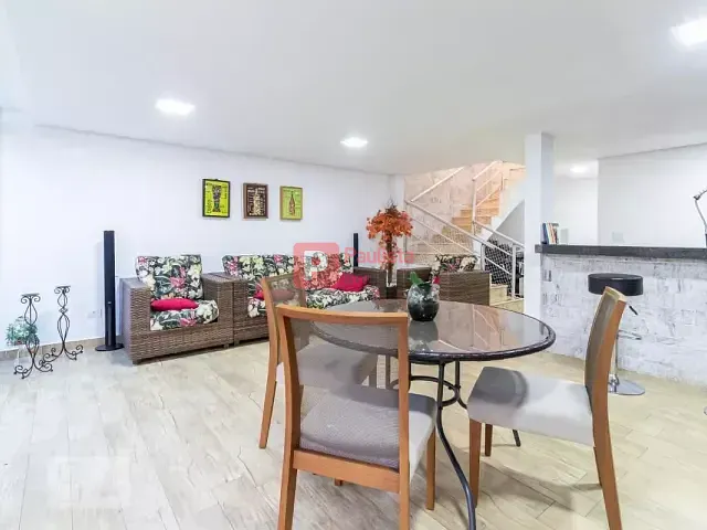 Sobrado com 370m² 4 quartos e 6 banheiros, à venda, no bairro Jardim São Nicolau em São Paulo