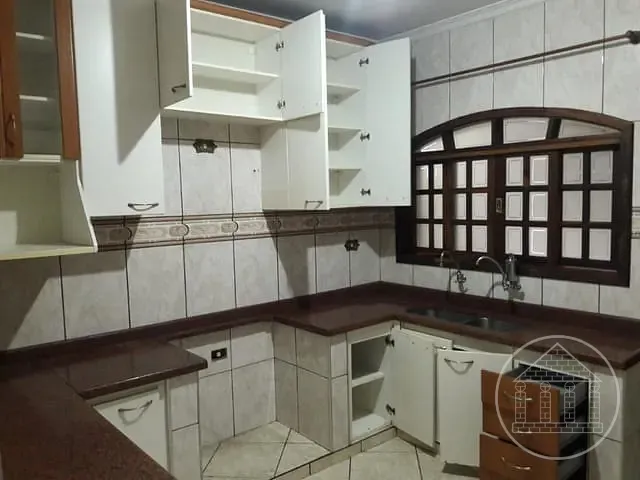 Sobrado com 250m² 4 quartos e 3 banheiros, à venda, no bairro Jardim Beatriz em São Paulo