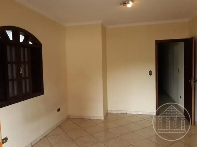 Sobrado com 250m² 4 quartos e 3 banheiros, à venda, no bairro Jardim Beatriz em São Paulo