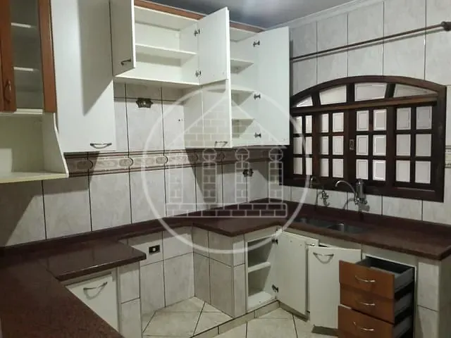 Sobrado com 250m² 4 quartos e 3 banheiros, à venda, no bairro Jardim Beatriz em São Paulo