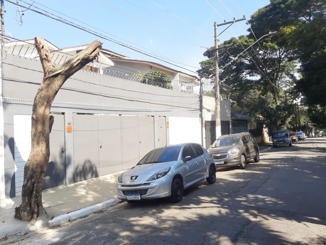 Foto do Sobrado - Sobrado à venda, 420 m² de terreno, área construída 186 m², 4 quartos, 1 suíte, piscina, 4 vagas, Campo Belo, São Paulo, SP. Localização privilegiada. | Paulista Imóveis
