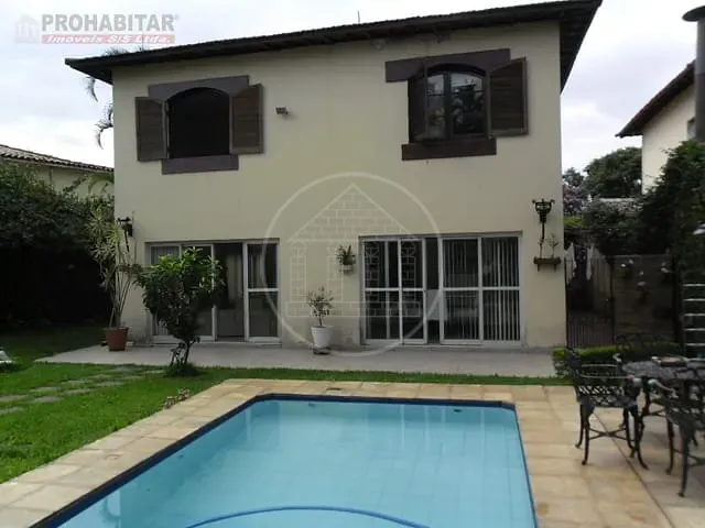 Sobrado com 600m² 4 quartos e 5 banheiros, à venda, no bairro Interlagos em São Paulo