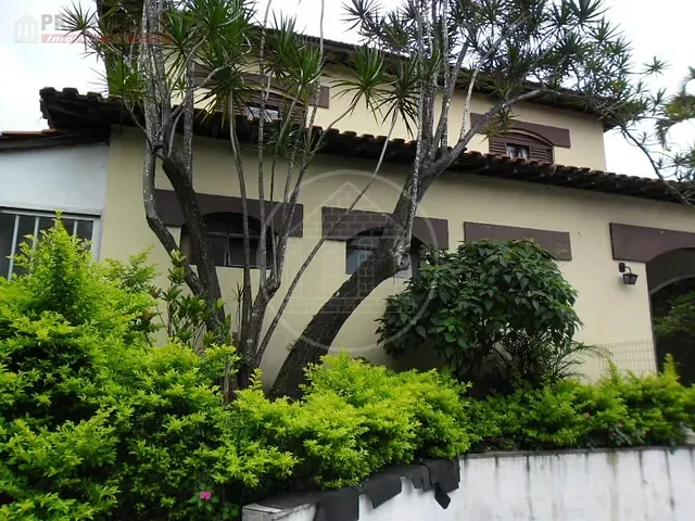 Sobrado com 600m² 4 quartos e 5 banheiros, à venda, no bairro Interlagos em São Paulo