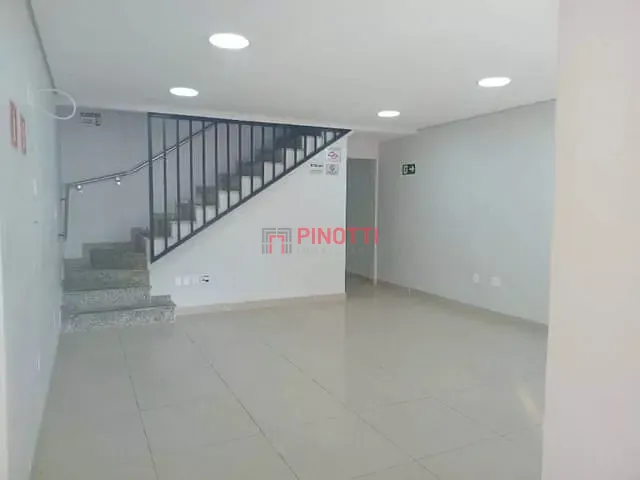 Sobrado à venda ou para alugar, no bairro Jardim do Mar em São Bernardo do Campo